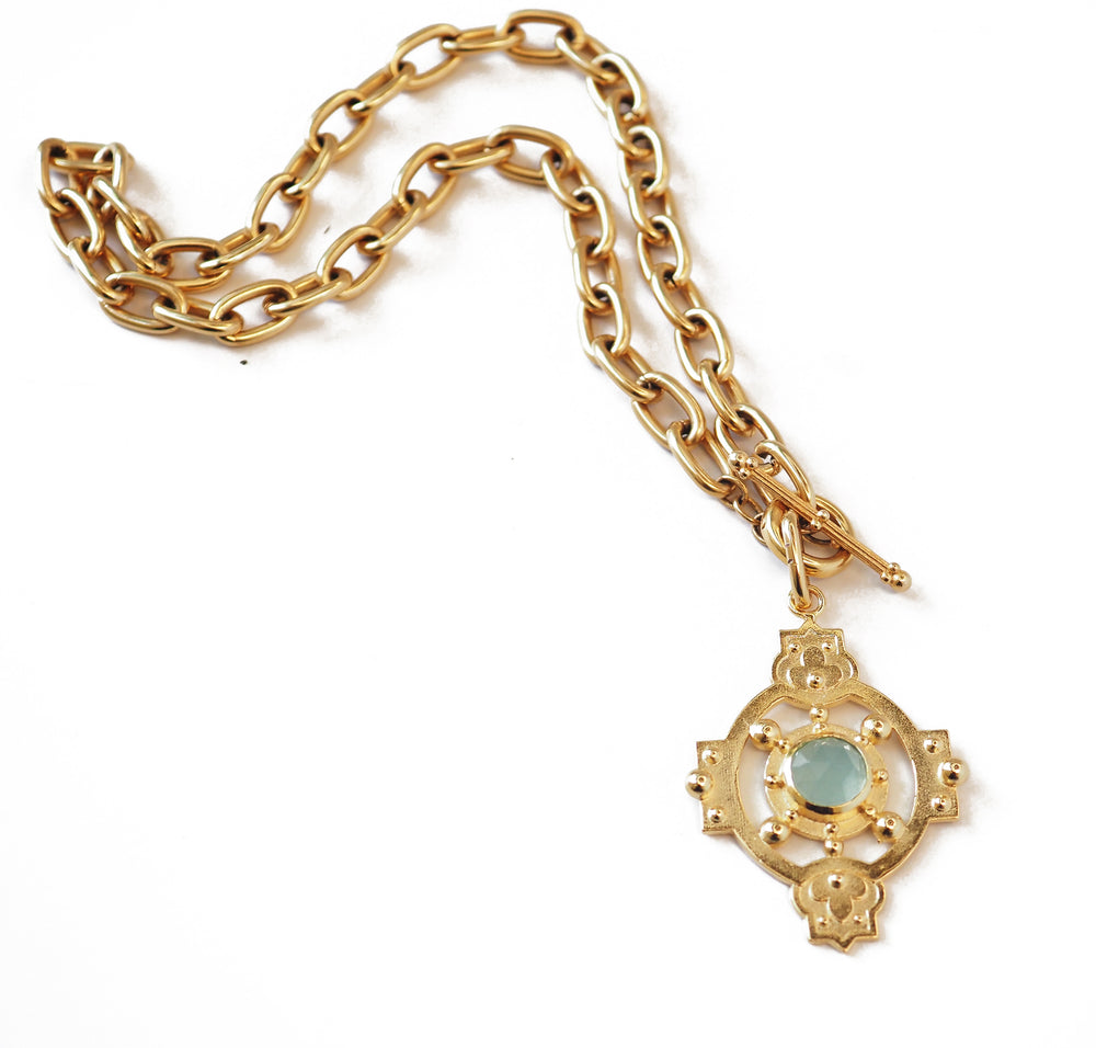 Finestra Chalcedony Pendant and Chunky Link Chain Necklace